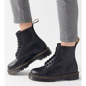 SOLD!! Do not offer!! Dr. Martens boots 1460